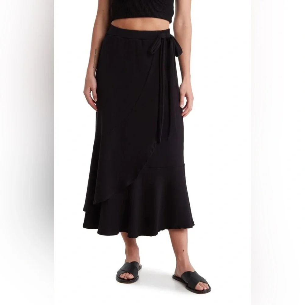 GO COUTURE Women’s Faux Black Wrap Midi Skirt NWOT Size Large